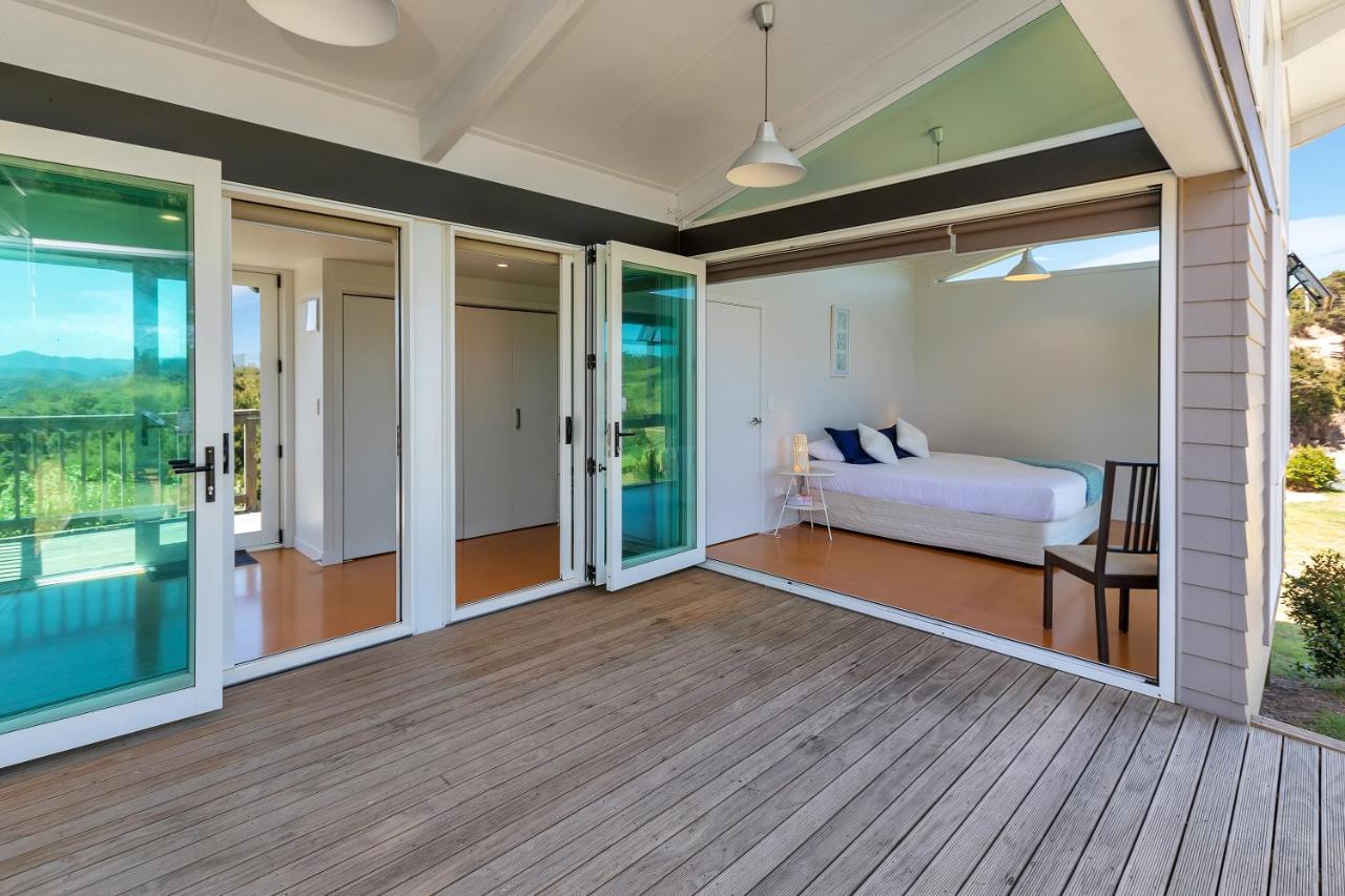 Paroa Bay Chalets - Te Whare Tui Расселл Экстерьер фото